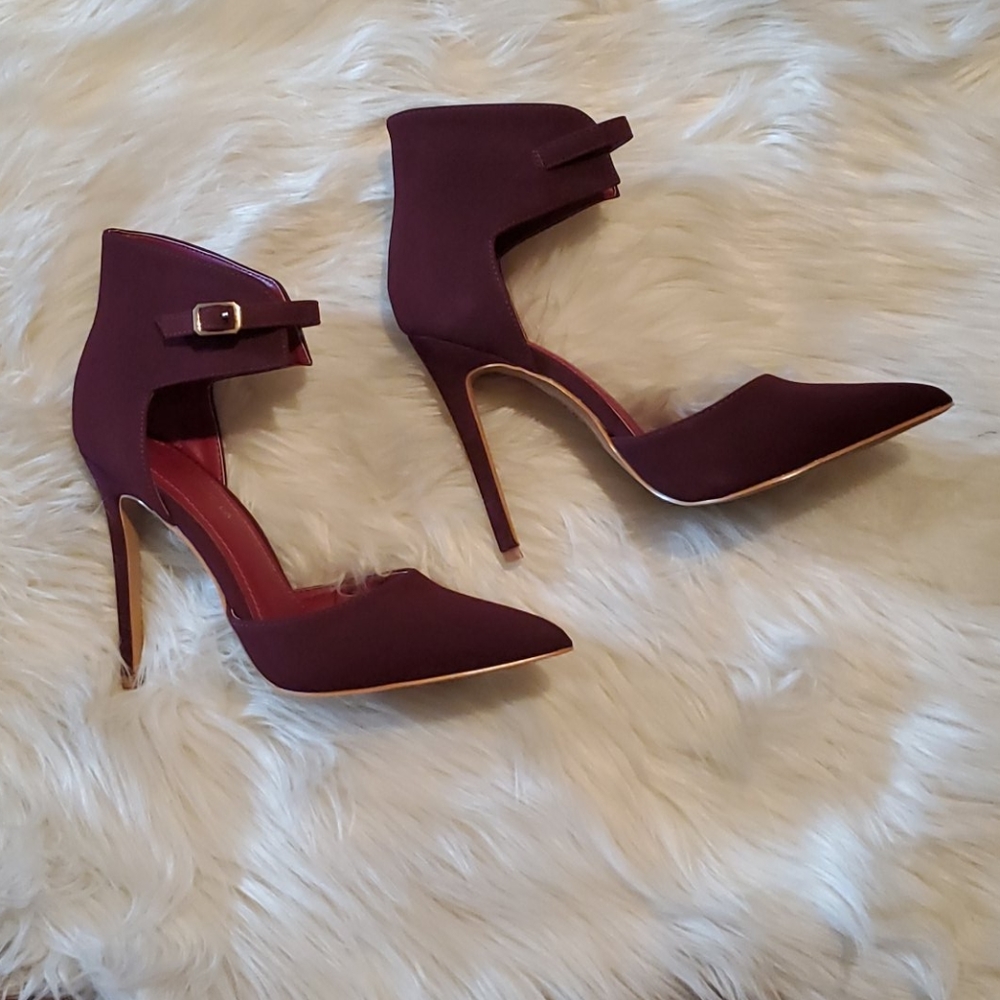 NEW! Burgundy Heels!